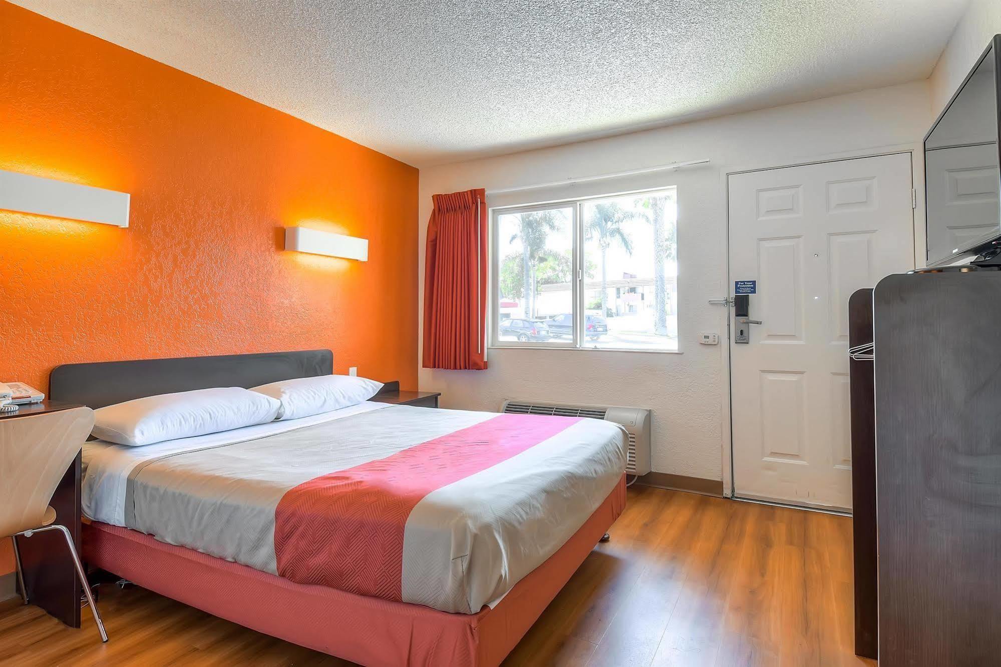 Motel 6-Long Beach, Ca - Los Angeles Zewnętrze zdjęcie